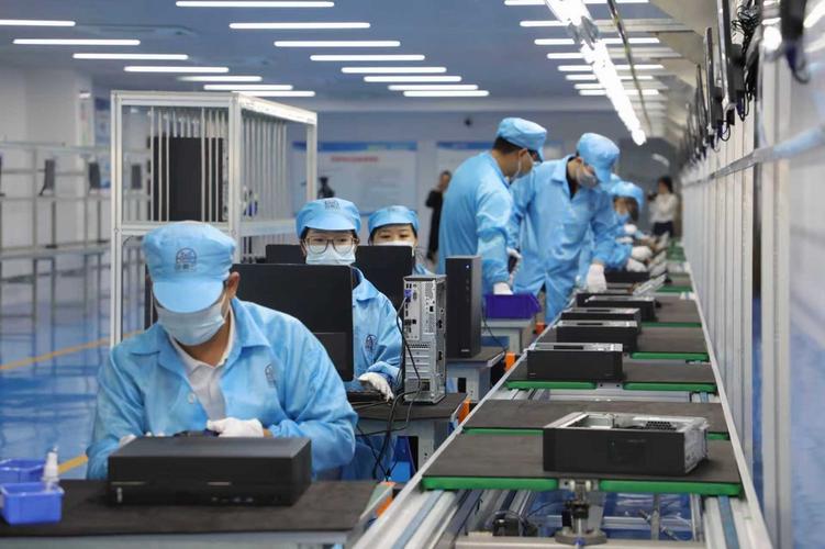 生產(chǎn)基地首批計(jì)算機(jī)下線，開啟互聯(lián)網(wǎng)數(shù)據(jù)服務(wù)新篇章